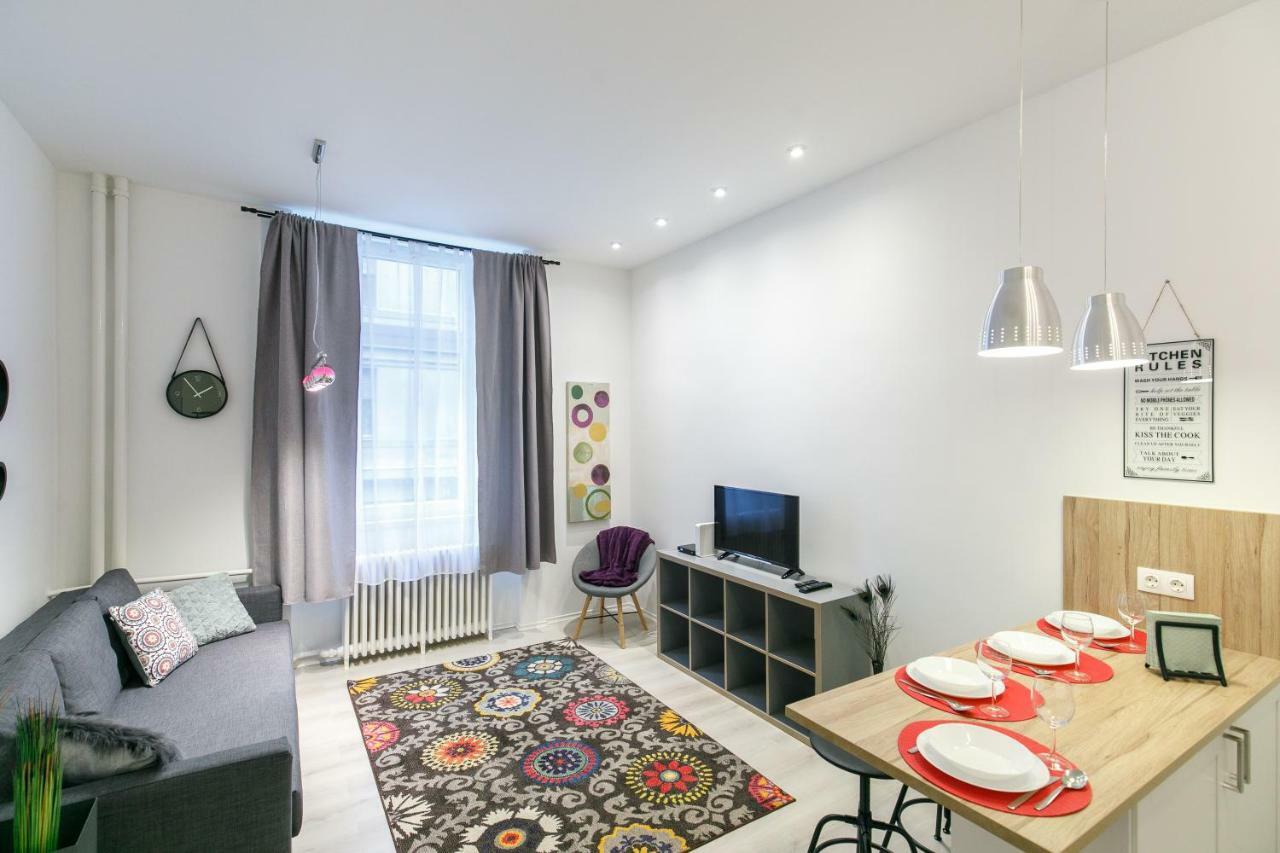 Ella Apartment บูดาเปสต์ ภายนอก รูปภาพ