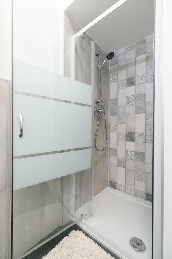 Ella Apartment บูดาเปสต์ ภายนอก รูปภาพ
